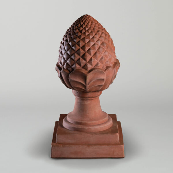 Ornamenti Pineapple Finial objet d'art for interior and garden
