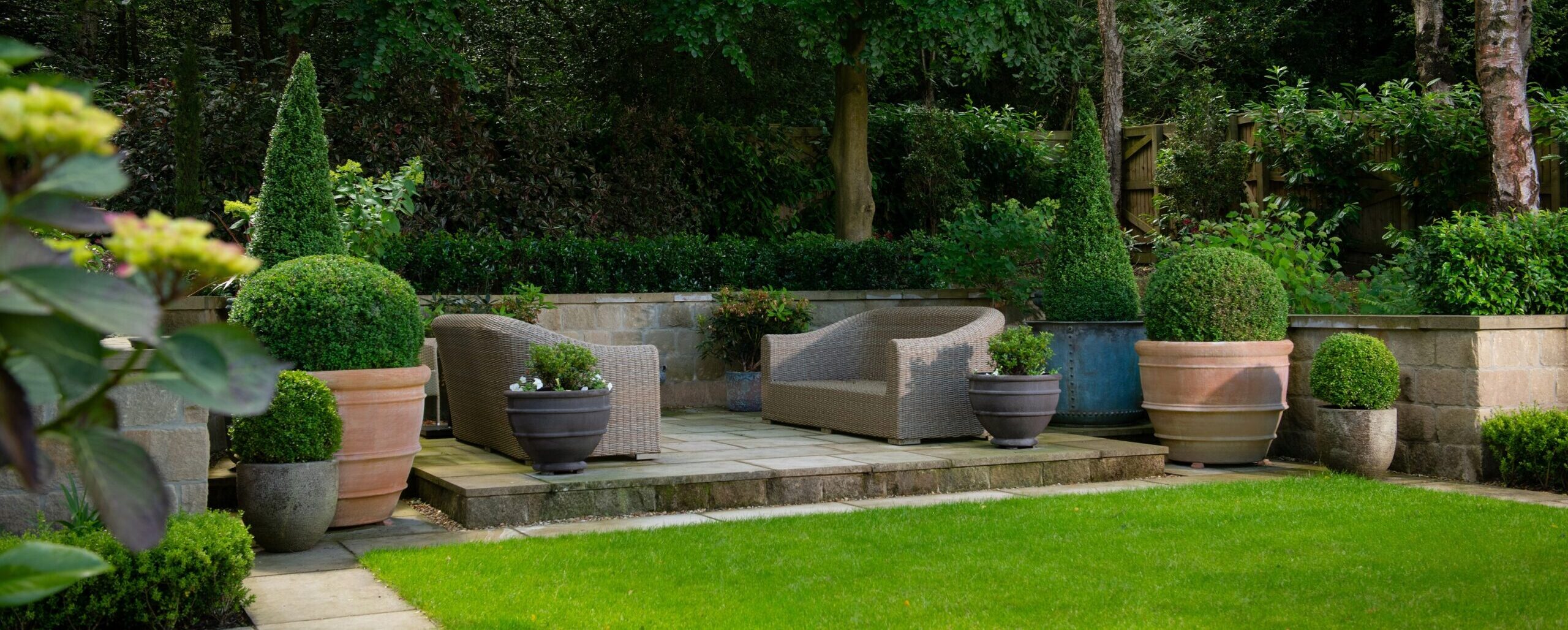 ORNAMENTI Yorkshire project with Tuscan Bowls, Milano Bowls and Zinc planters